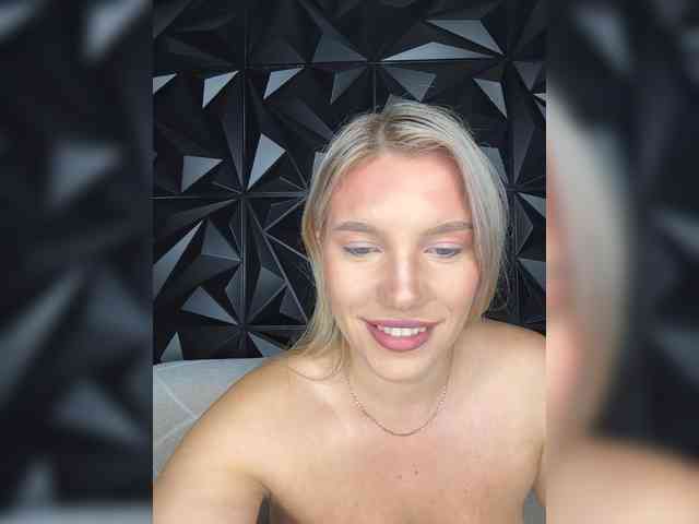 LYALYAtop webcam