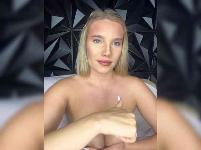 LYALYAtop webcam