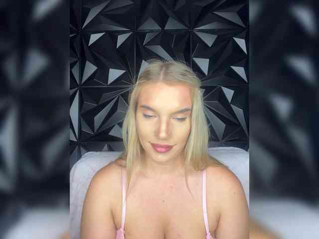 LYALYAtop webcam