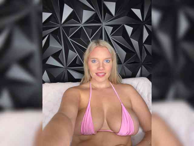 LYALYAtop webcam