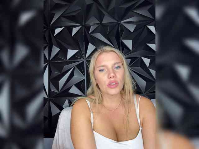 LYALYAtop webcam