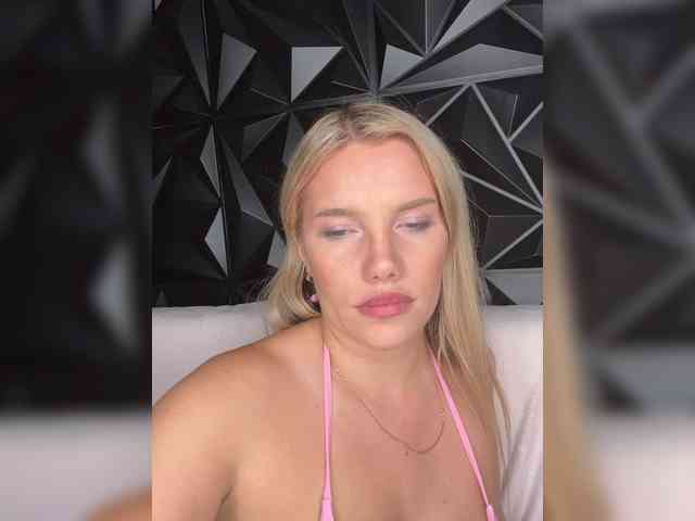 LYALYAtop webcam