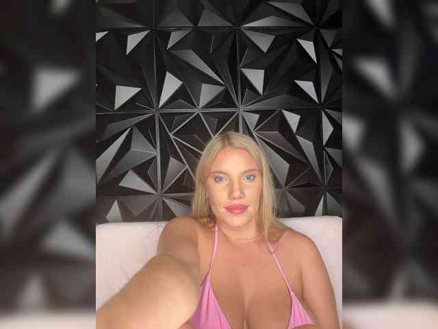LYALYAtop webcam