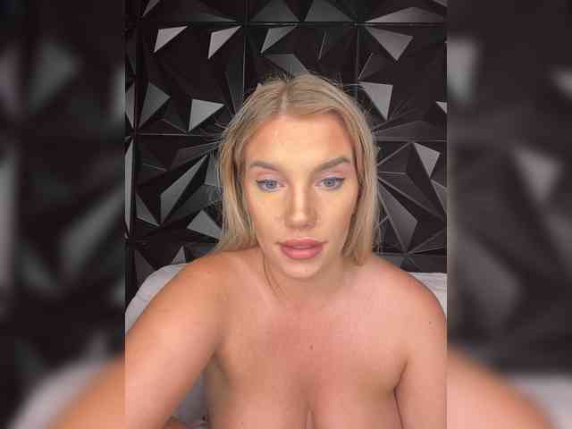 LYALYAtop webcam