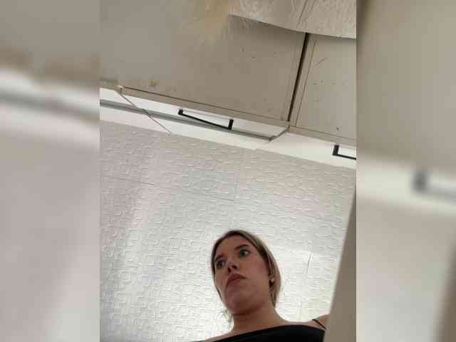 LYALYAtop webcam