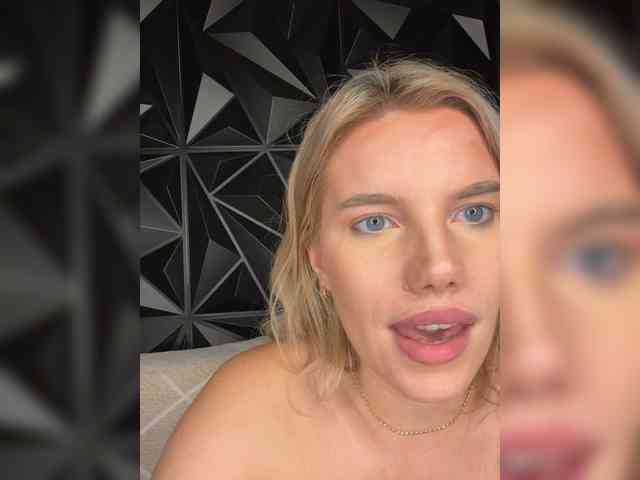 LYALYAtop webcam