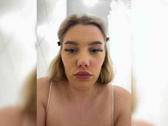 LYALYAtop webcam