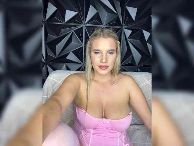 LYALYAtop webcam