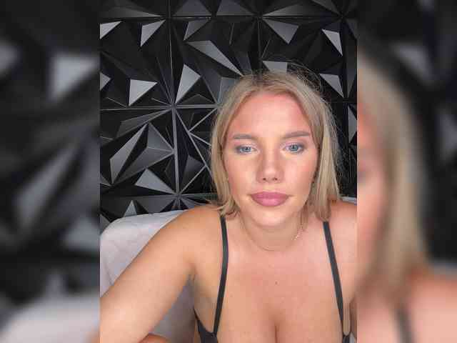 LYALYAtop webcam