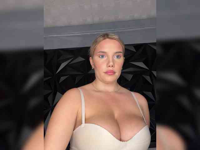 LYALYAtop webcam