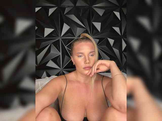 LYALYAtop webcam