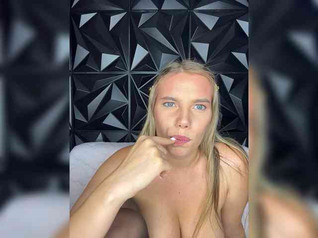 LYLAtop Sex Cam Show
