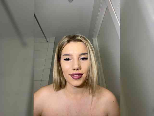 LYALYAtop webcam