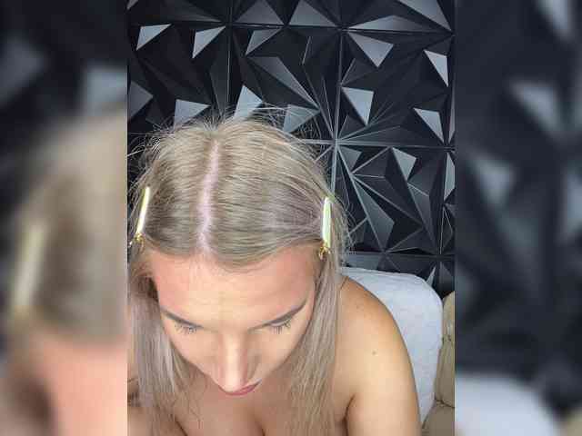 LYALYAtop webcam
