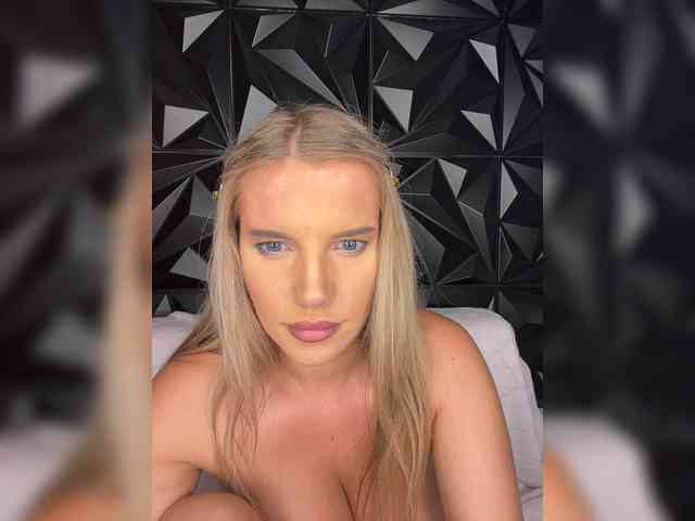LYALYAtop webcam