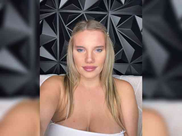 LYLAtop Live Webcam on BongaCams