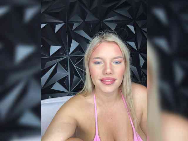 LYALYAtop webcam