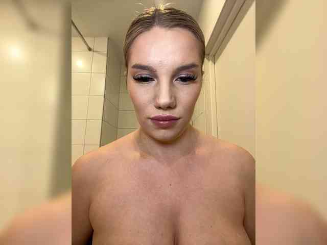 LYALYAtop webcam