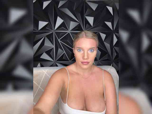 LYALYAtop webcam