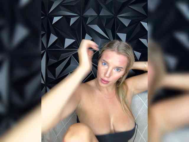 LYALYAtop webcam