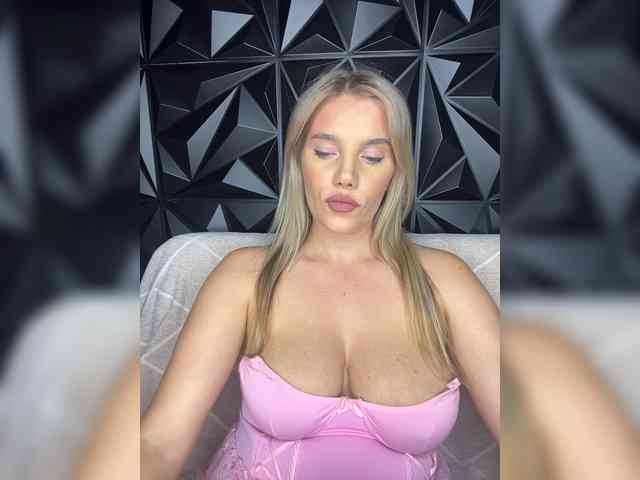LYALYAtop webcam