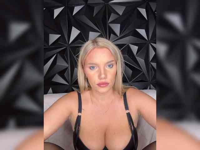 LYALYAtop webcam