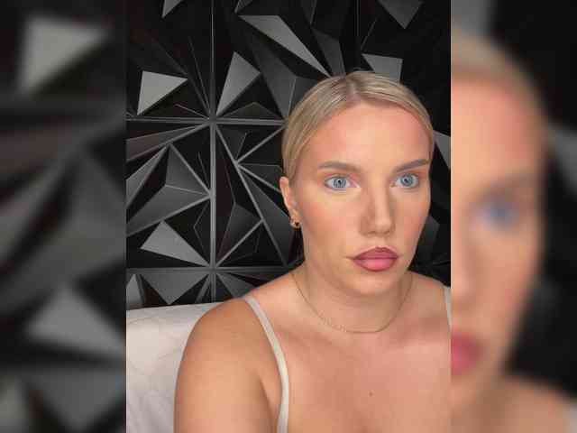 LYALYAtop webcam