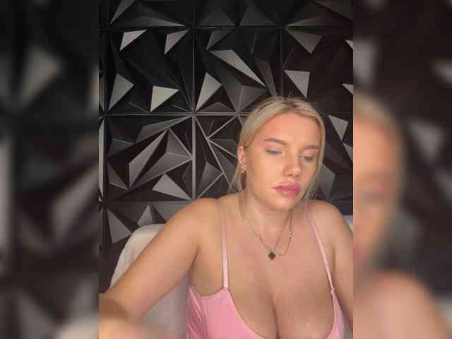 LYALYAtop webcam