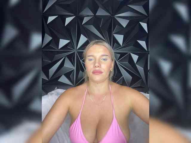 LYALYAtop webcam