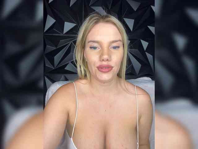 LYALYAtop webcam