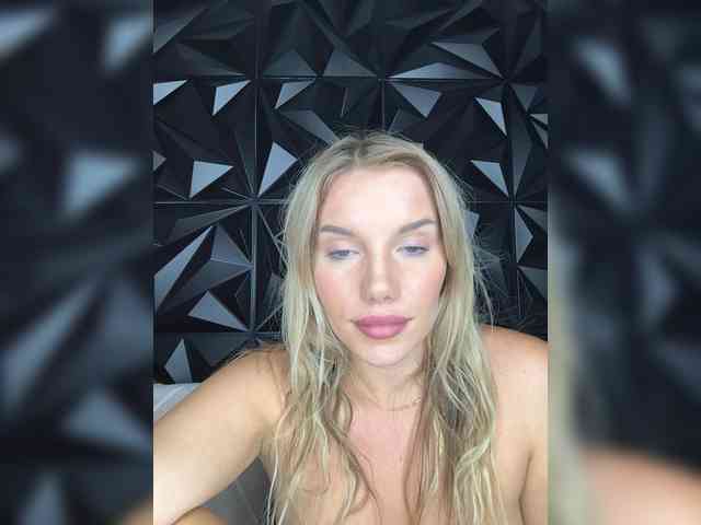 LYALYAtop webcam