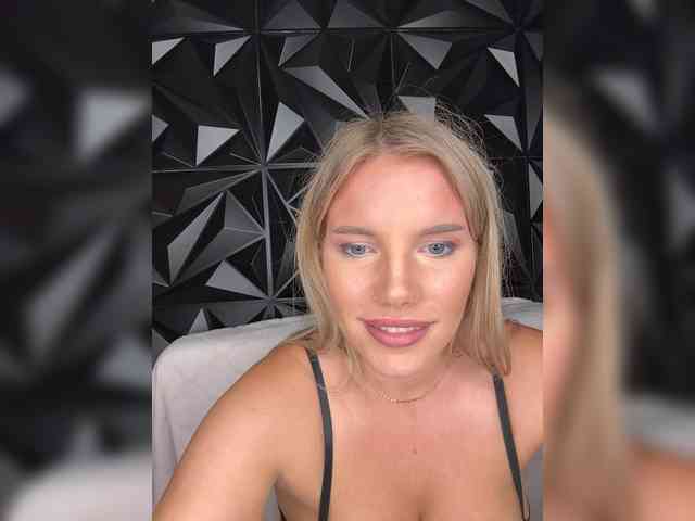 LYALYAtop webcam