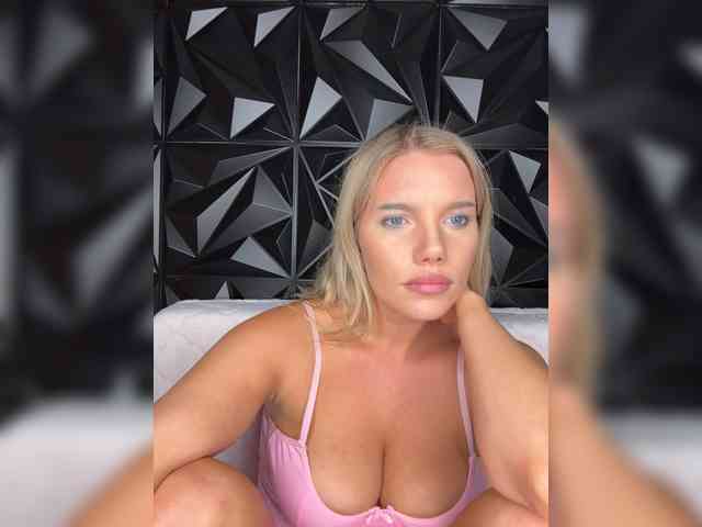 LYALYAtop webcam