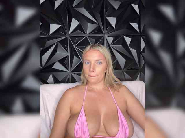 LYALYAtop webcam