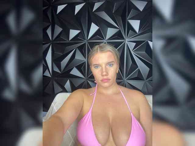 LYALYAtop webcam