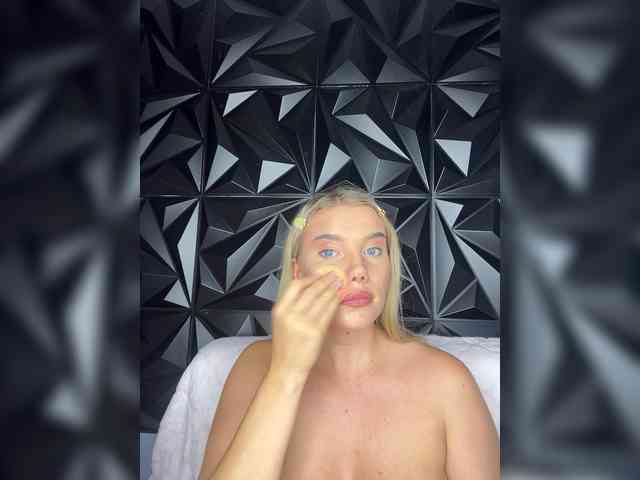LYALYAtop webcam