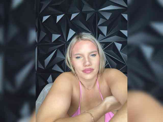 LYALYAtop webcam