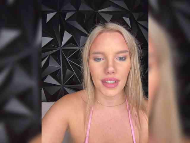 LYALYAtop webcam