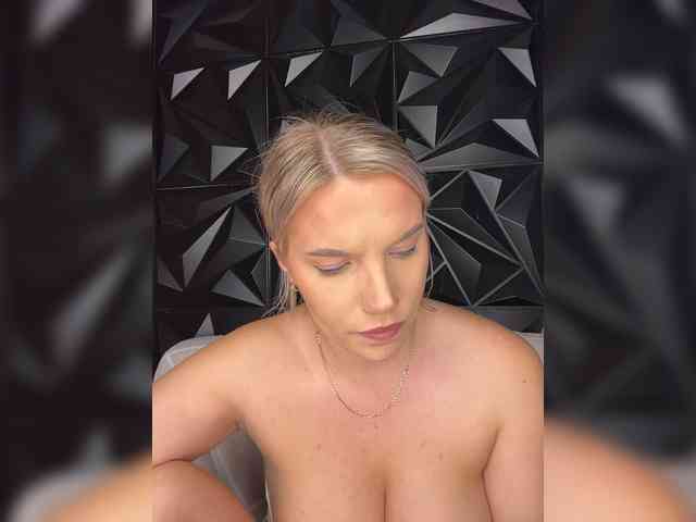 LYALYAtop webcam