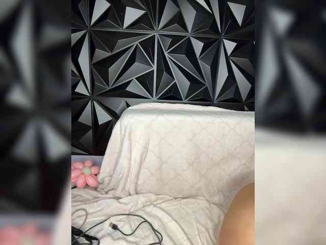 LYALYAtop webcam