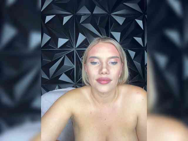LYALYAtop webcam