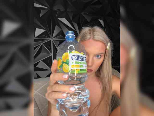 LYALYAtop webcam