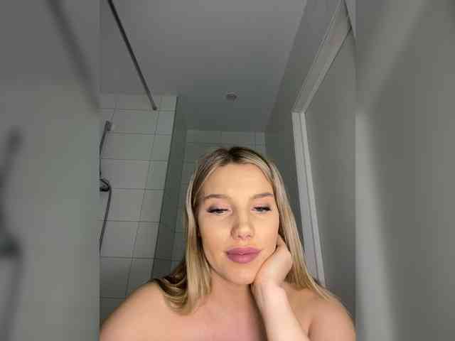 LYALYAtop webcam