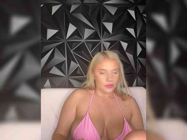 LYALYAtop webcam