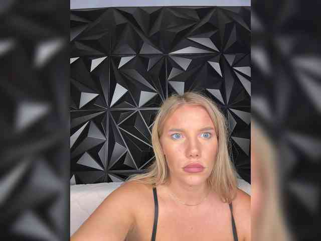 LYALYAtop webcam