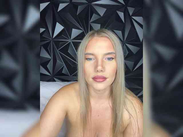 LYLAtop Sex Cam Show