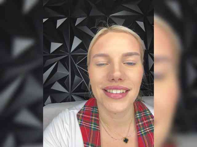 LYALYAtop webcam