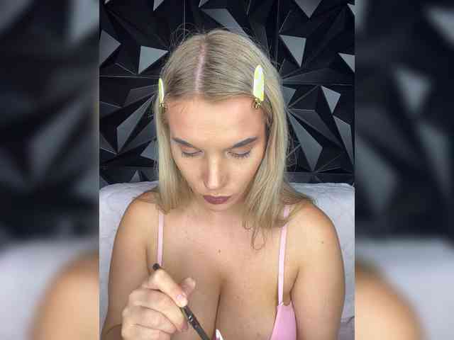 LYALYAtop webcam
