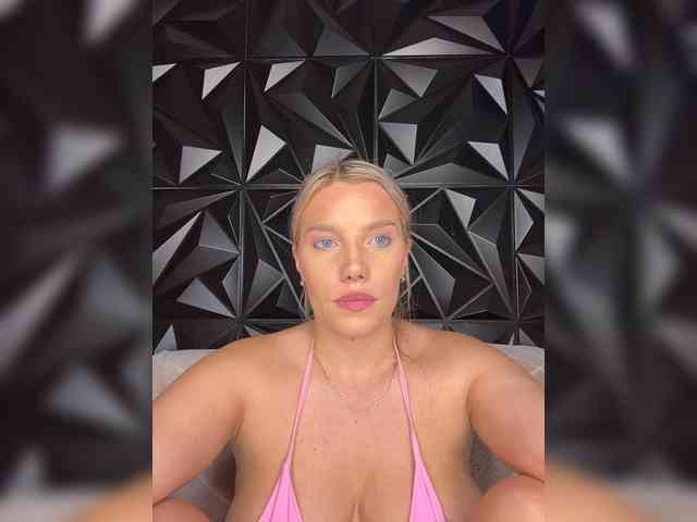 LYALYAtop webcam