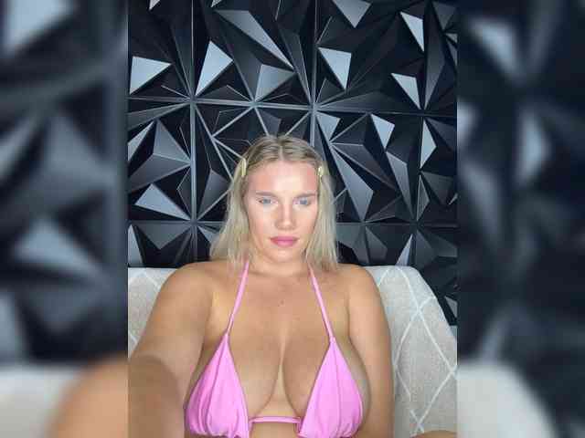 LYALYAtop webcam